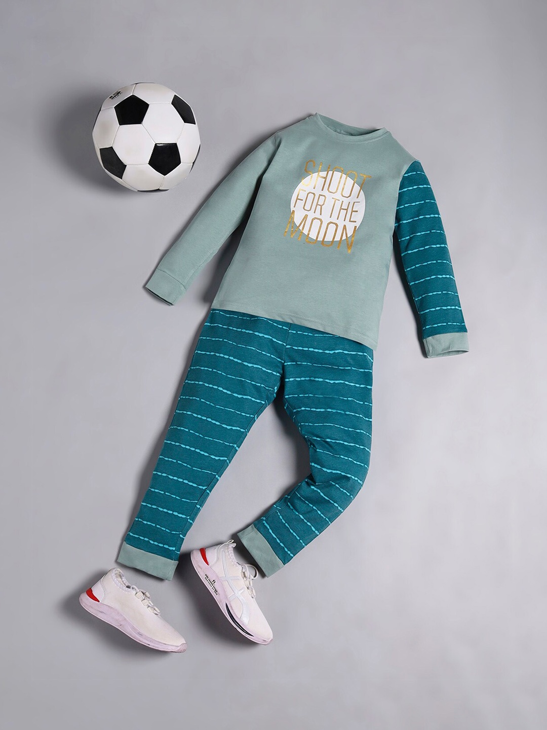 

RAINE AND JAINE Boys Typography Printed Pure Cotton Night suit, Green
