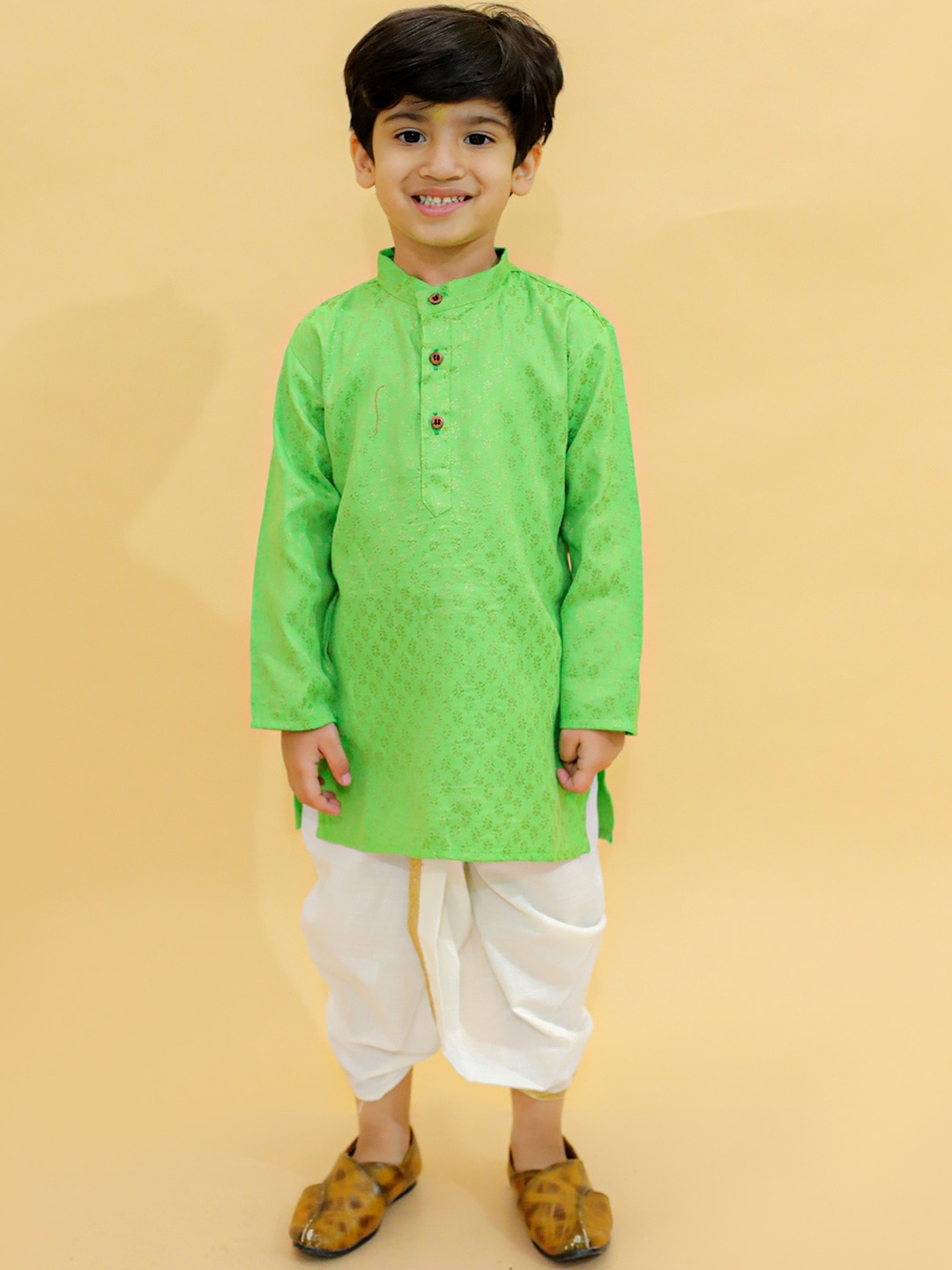 

BAESD Boys Ethnic Motifs Printed Mandarin Collar Kurta With Dhoti Pants, Green