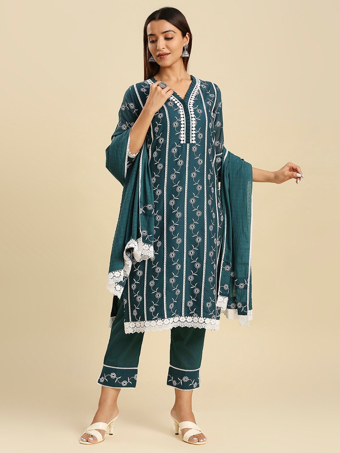 

Hakoba Floral Embroidered V-Neck Pure Cotton Kurta With Pyjamas & Dupatta, Green