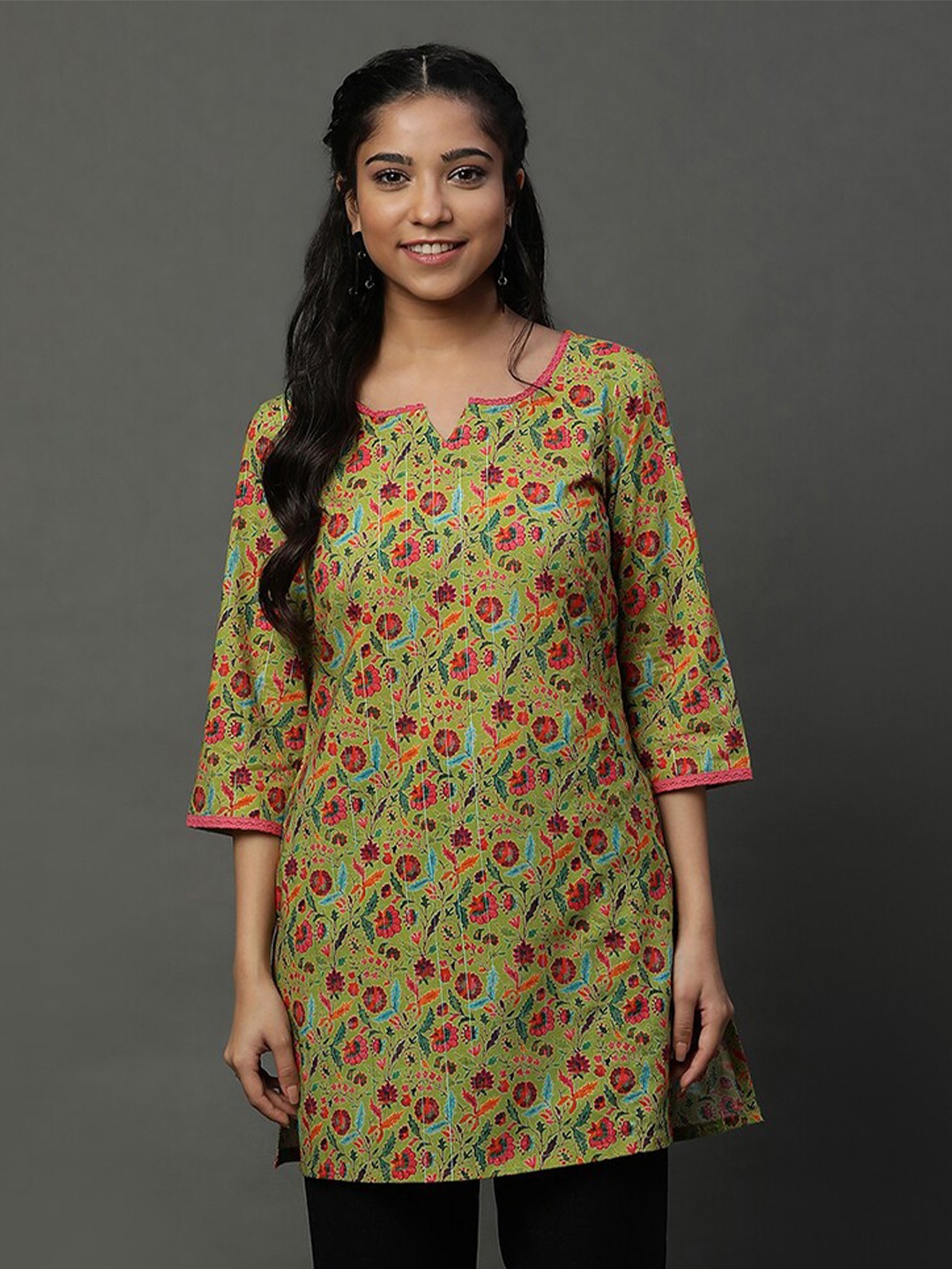 

AURELIA Ethnic Motifs Printed Pure Cotton Kurti, Green