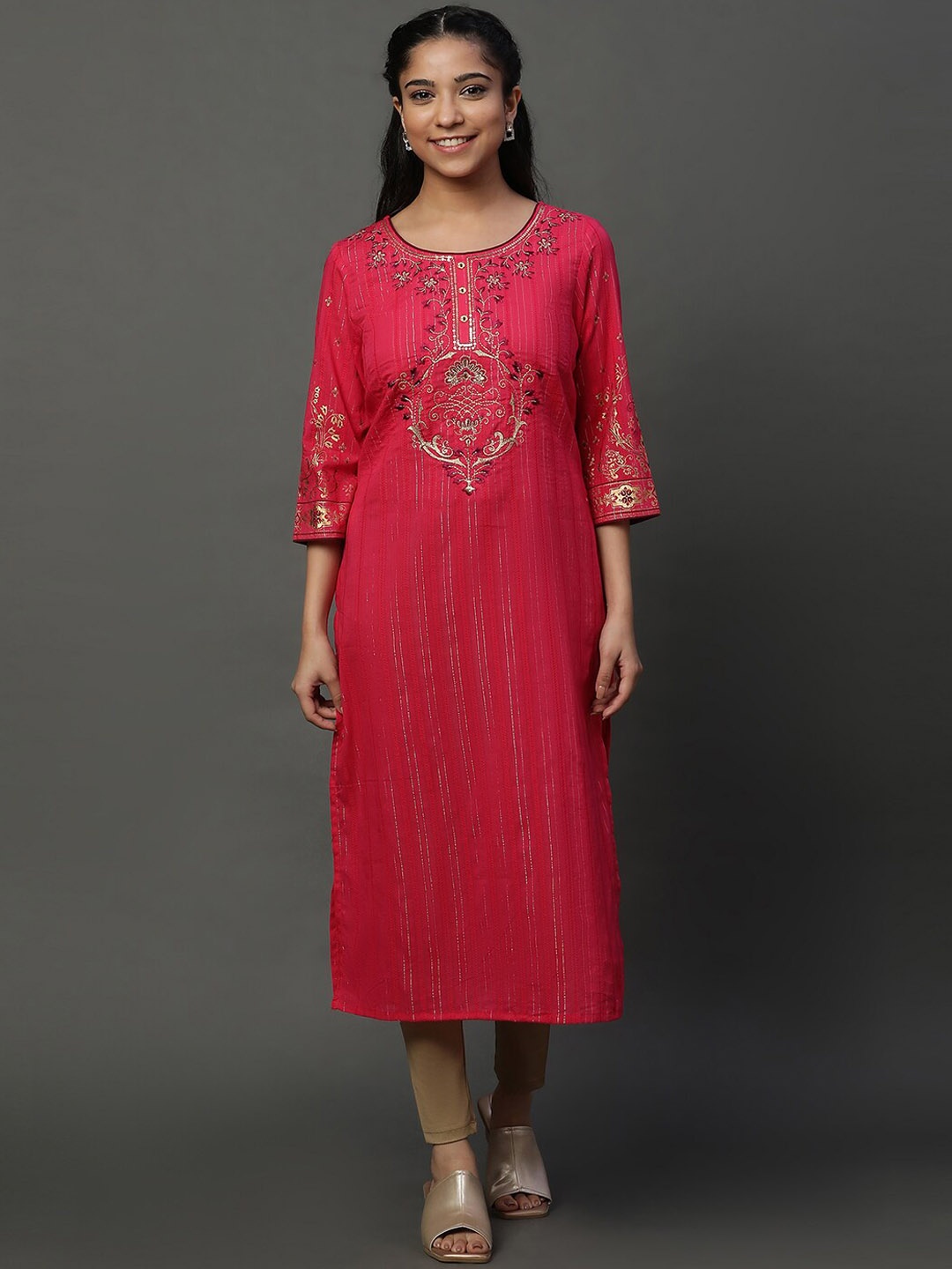 

AURELIA Floral Embroidered Thread Work Straight Kurta, Pink