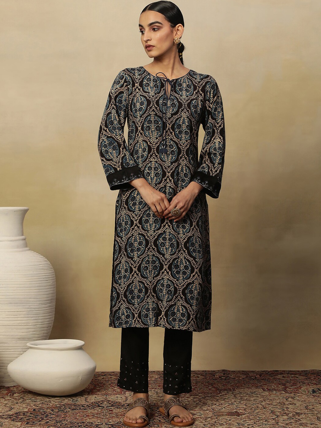 

W Ethnic Motifs Printed Tie-Up Neck Straight Kurta, Black