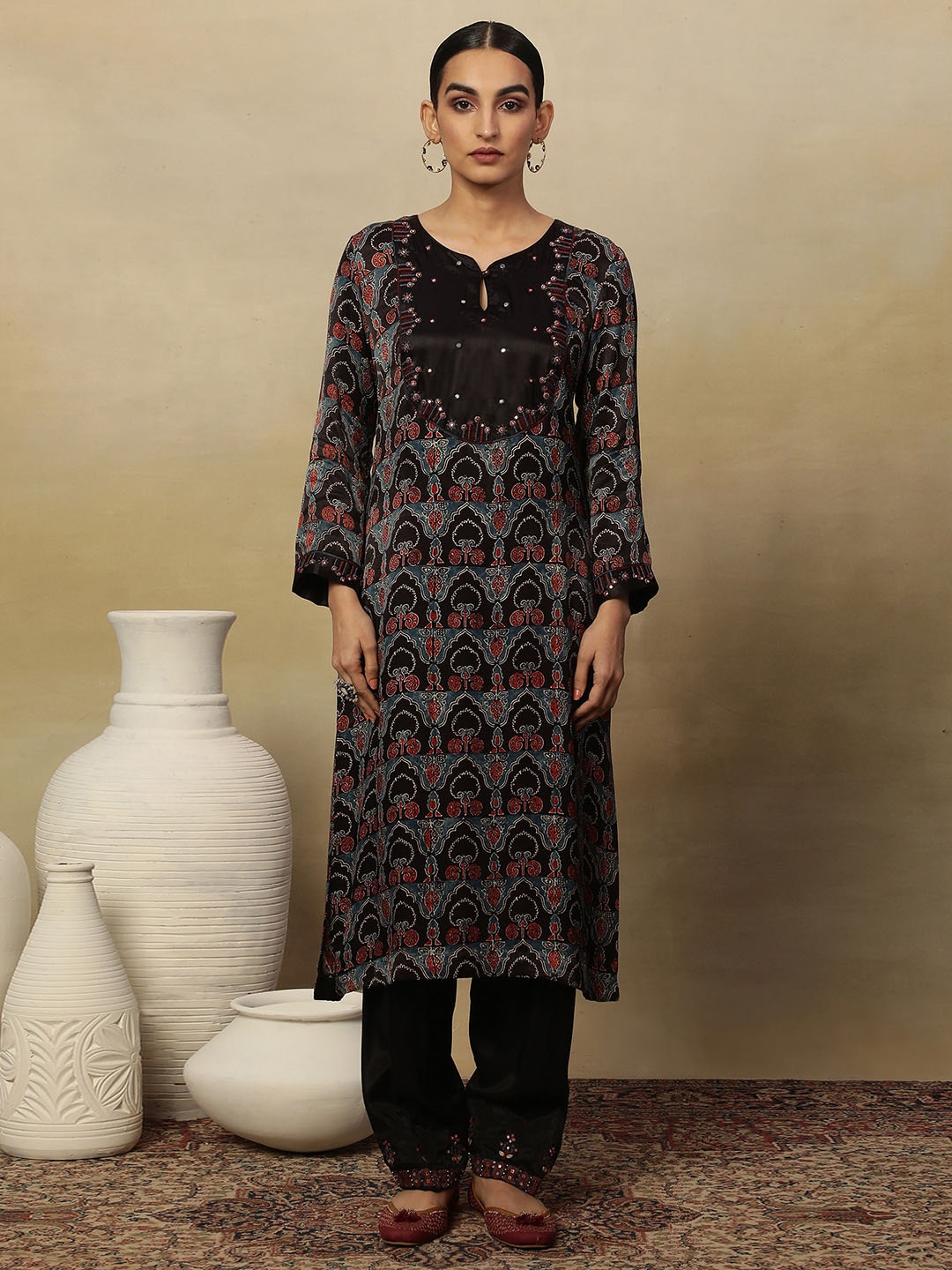 

W Brown Ethnic Motifs Printed Keyhole Neck Thread Work Kurta