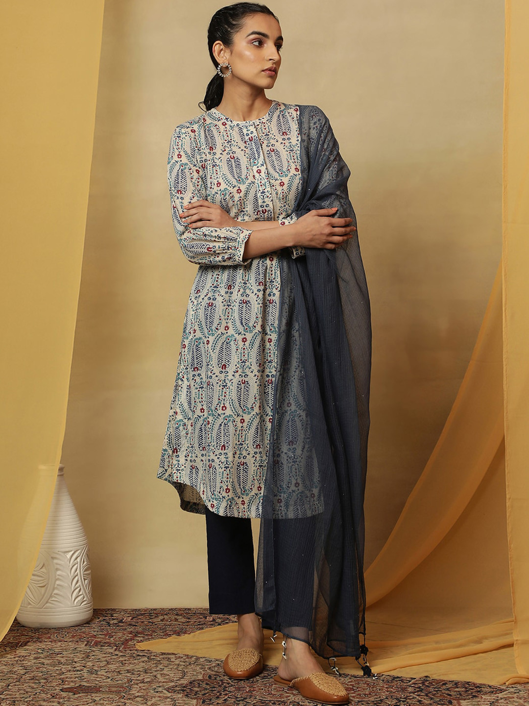 

W Ethnic Motif Printed Straight Kurta, White