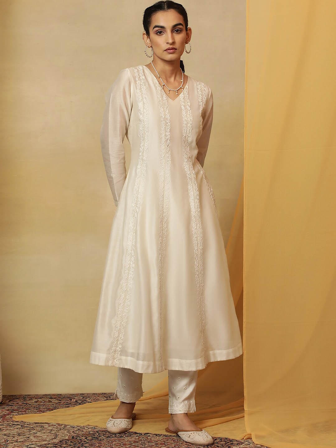 

W Women Floral Embroidered V-Neck Thread Work Anarkali Kurta, White