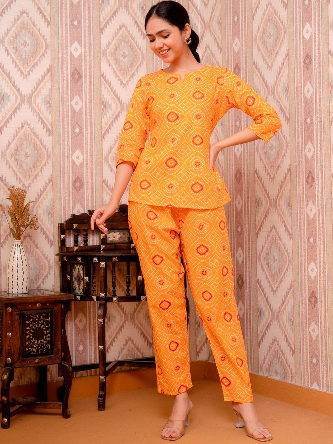 

Prakhya Floral Printed Night suit, Orange