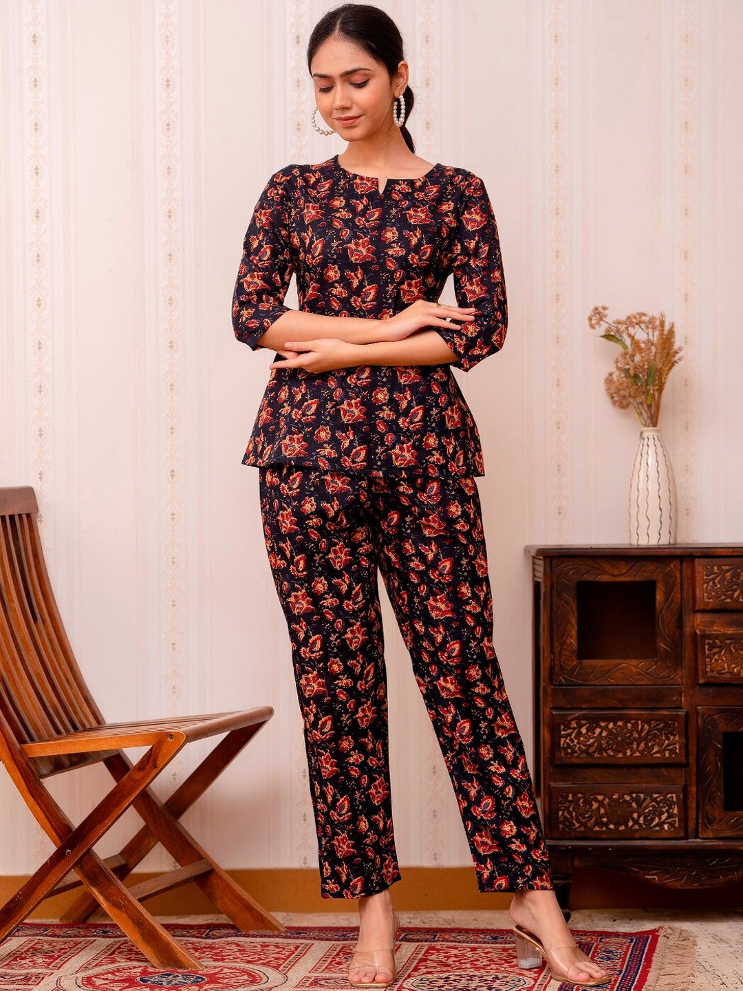 

Prakhya Floral Printed Night suit, Blue