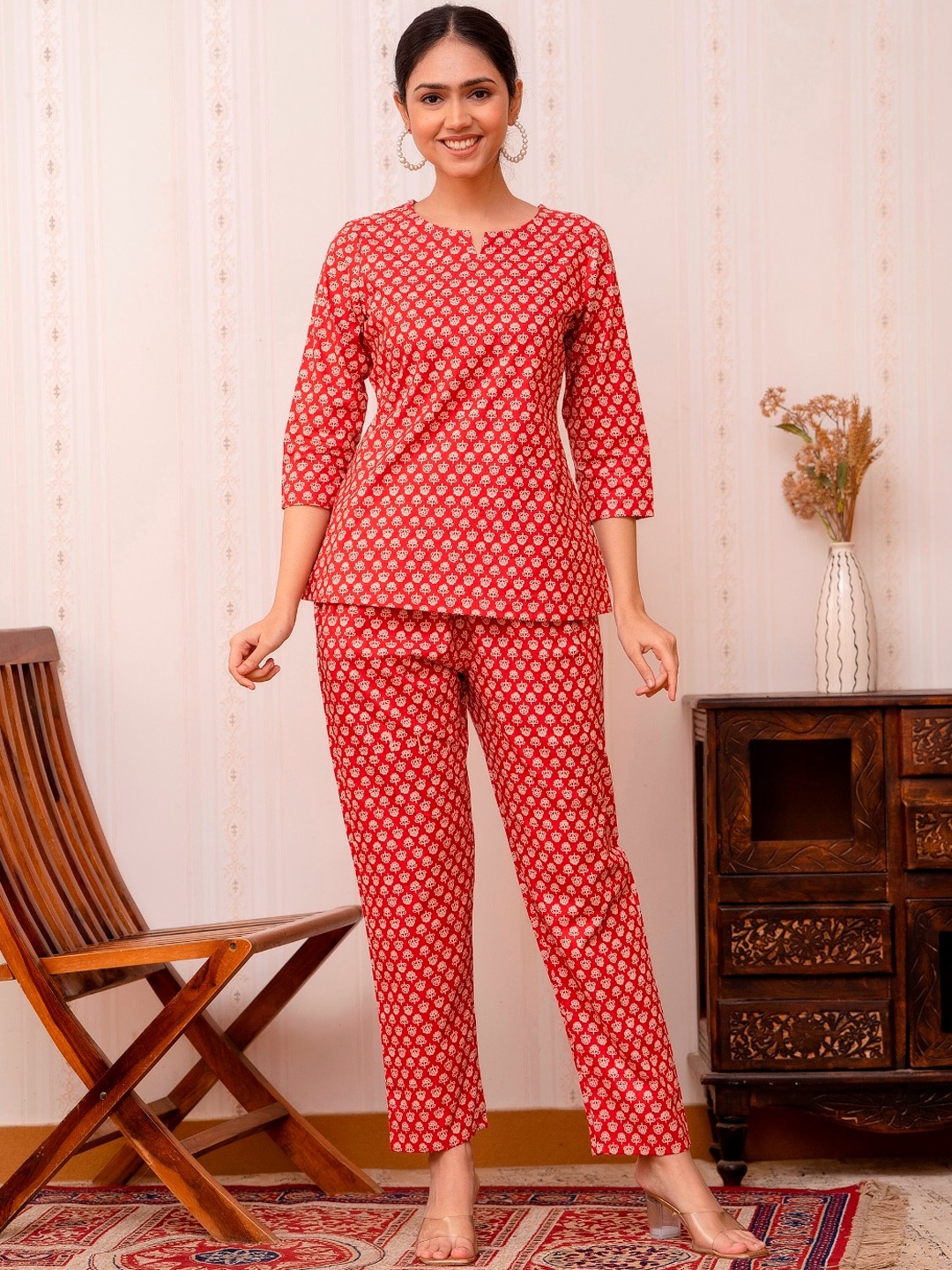 

Prakhya Floral Printed Top & Trousers Co-Ords, Red