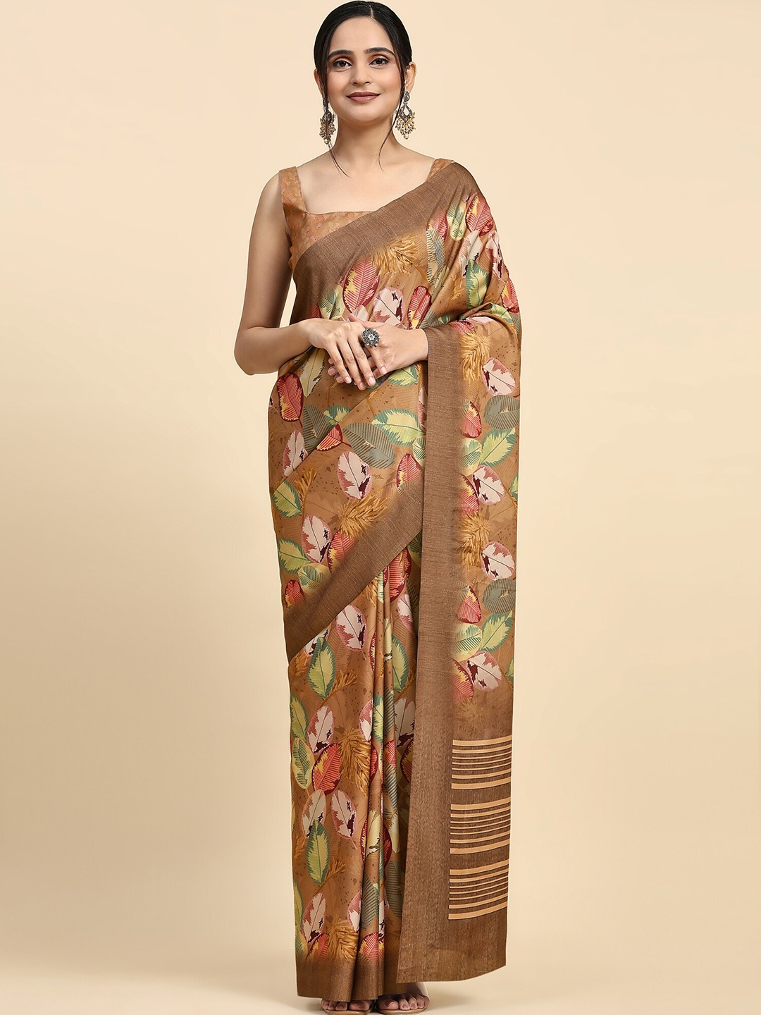 

RACHNA Abstract Printed Batik Satin Fusion Bagru Saree, Brown