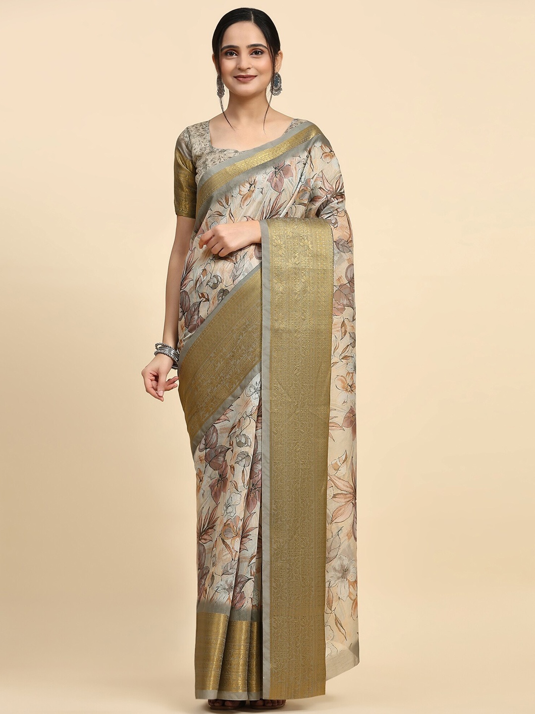 

RACHNA Floral Printed Batik Fusion Saree, Cream
