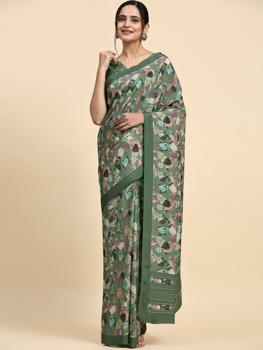 

RACHNA Abstract Printed Satin Saree, Green