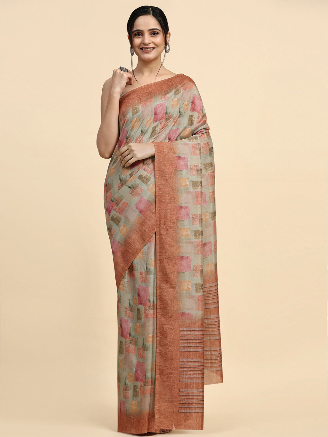 

RACHNA Geometric Printed Satin Saree, Beige