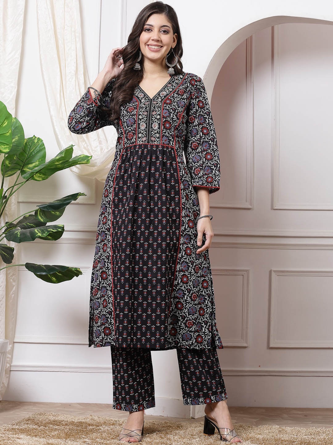 

Nayam By Lakshita Floral Printed Panelled Thread Work Pure Cotton Kurta With Trouser, Black