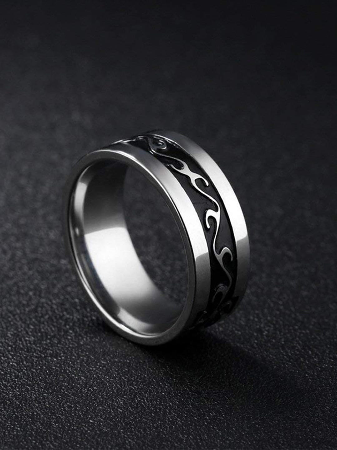 

Peora Men Silver-Plated Band Finger Ring