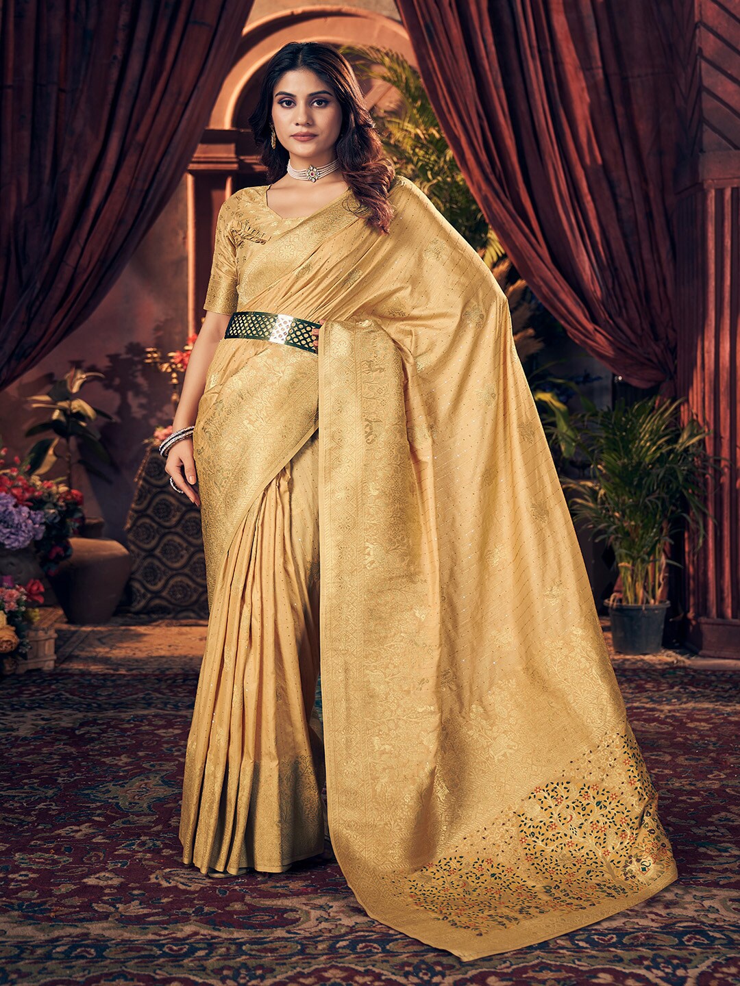 

Kalapushpi Cream-Coloured Silk Blend Banarasi Saree