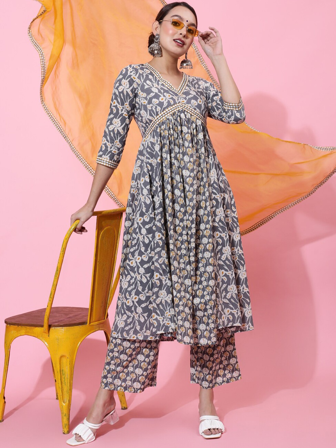 

AADAT Floral Printed Empire Pure Cotton Kurta With Palazzos & Dupatta, Grey