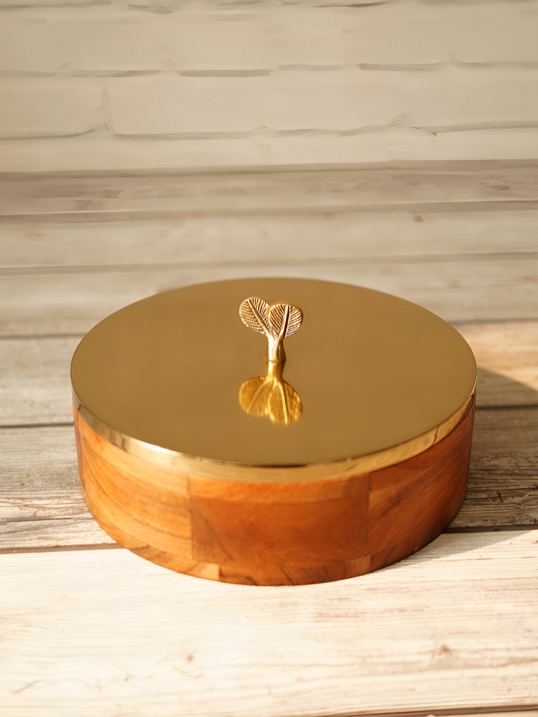 

BEHOMA Gold-Toned Wooden 8 Pieces Spice Box With Lid