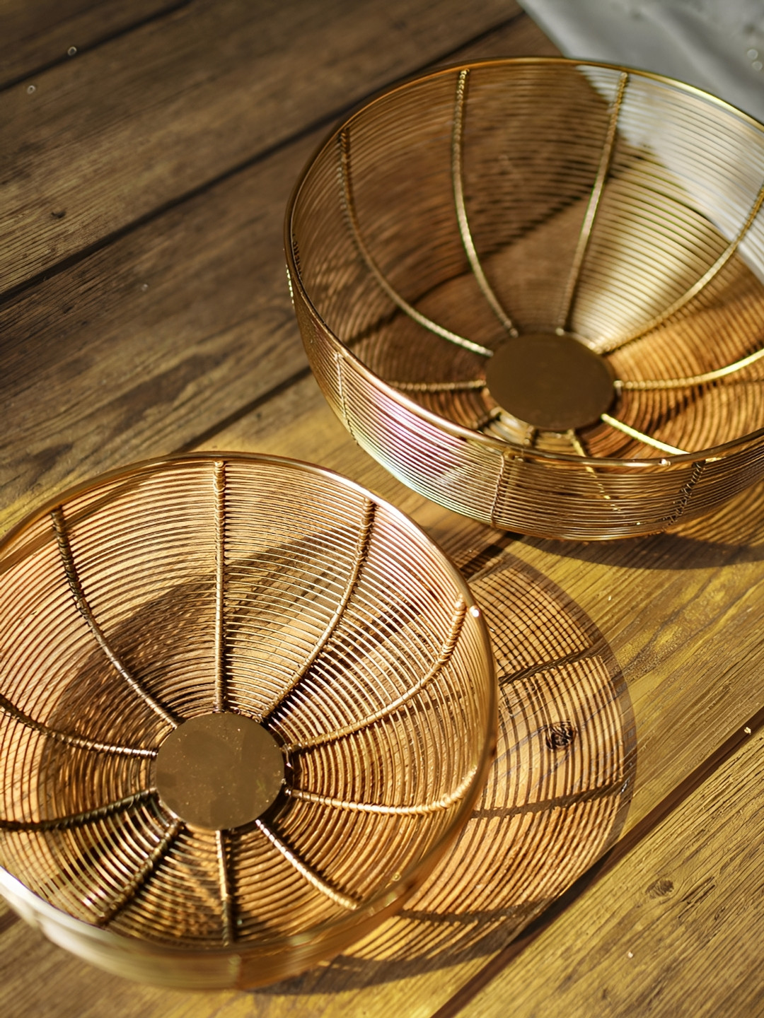 

BEHOMA Gold-Toned 2 Pieces Metal Fruit and Vegetable Baskets