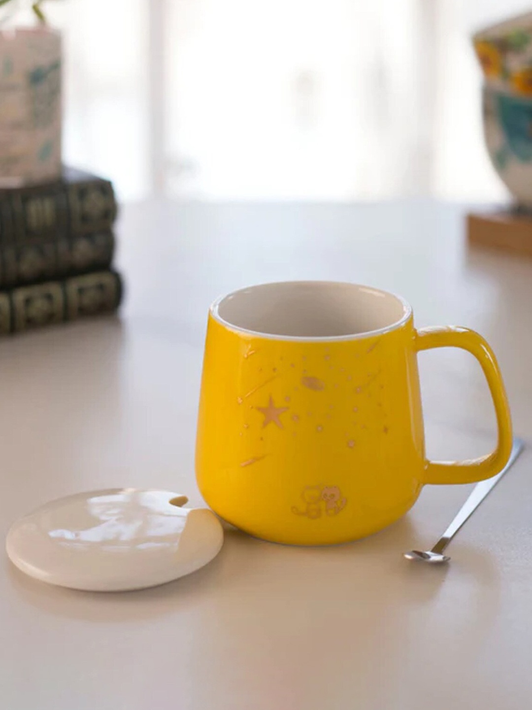 

THEDECORKART Yellow Printed Ceramic Mug