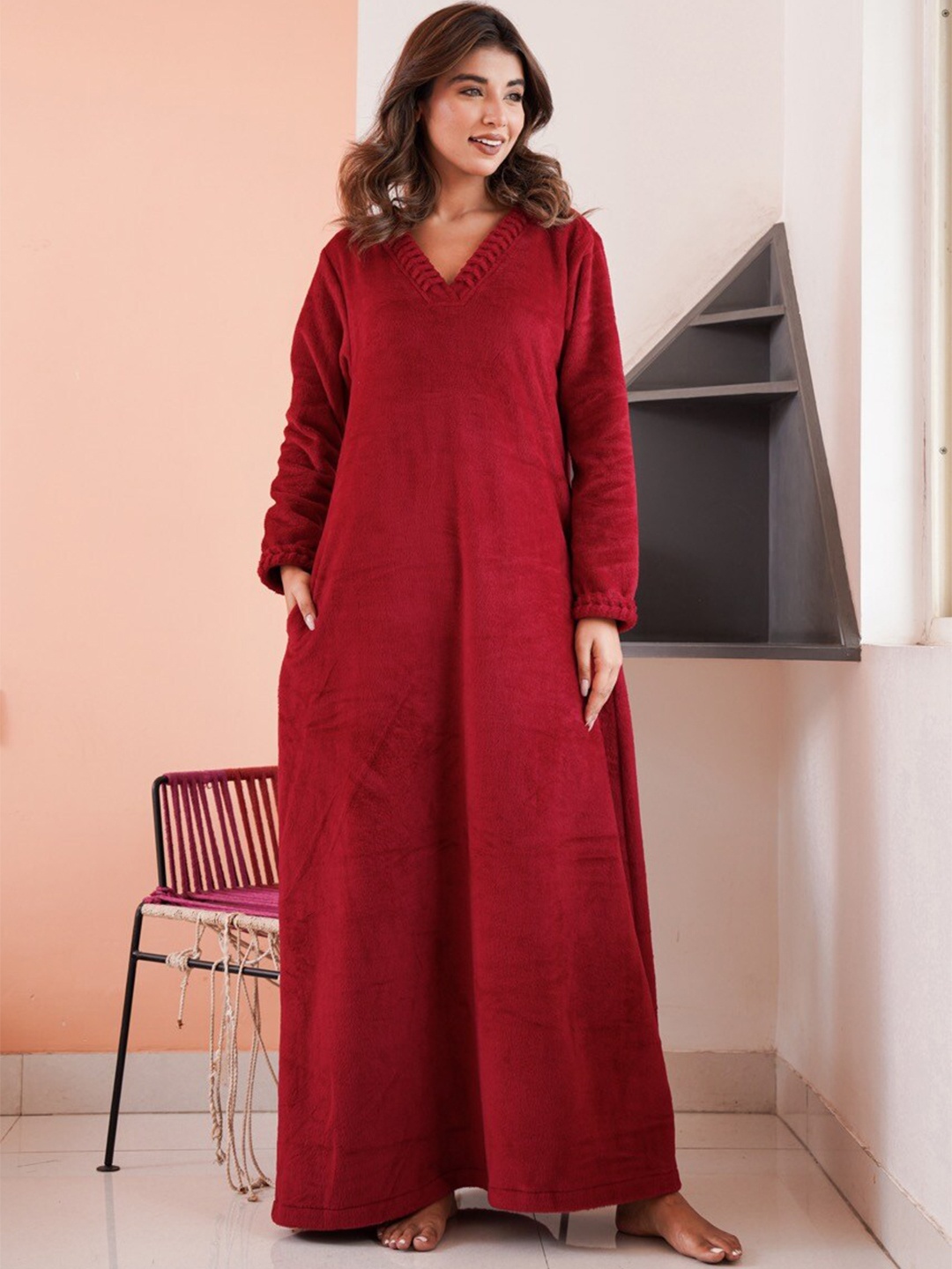 

FEATHERS CLOSET Woollen Maxi Night Dress, Maroon