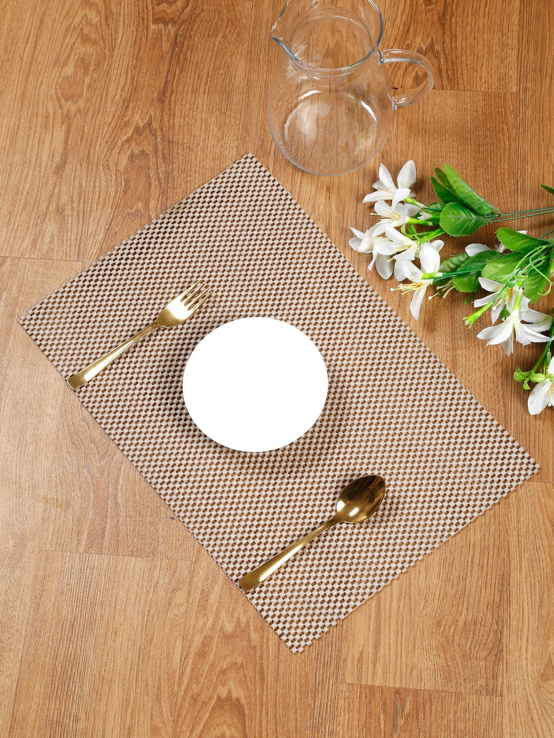 

SOKNACK Beige Textured Rectangular Table Placemat