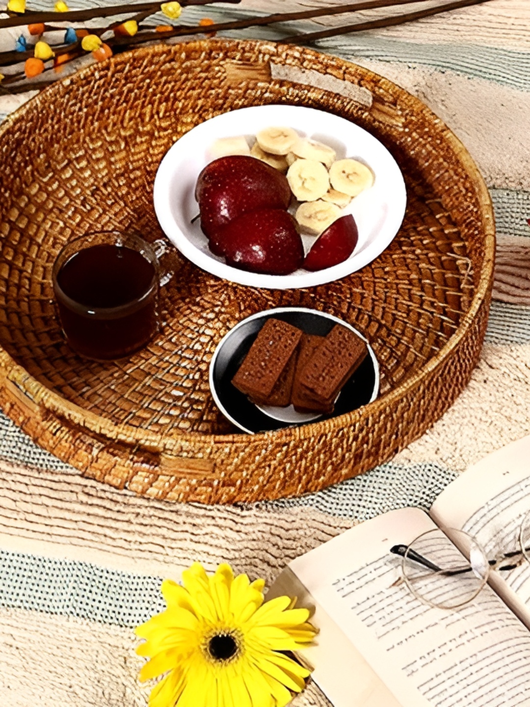 

akway Brown Textured Wooden Trays