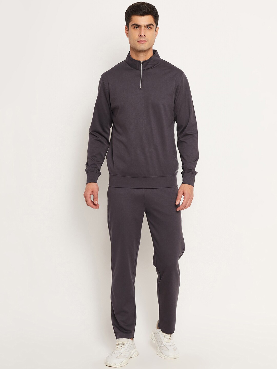 

Okane Mock Collar Sweatshirt With Track Pant, Charcoal