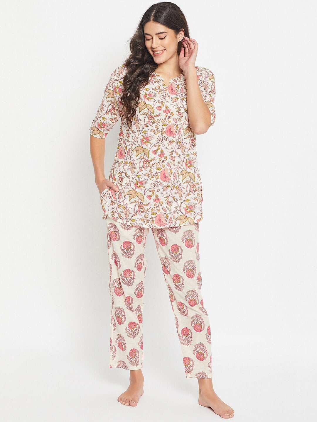 

Urban Komfort Floral Printed Pure Cotton Night suit, White