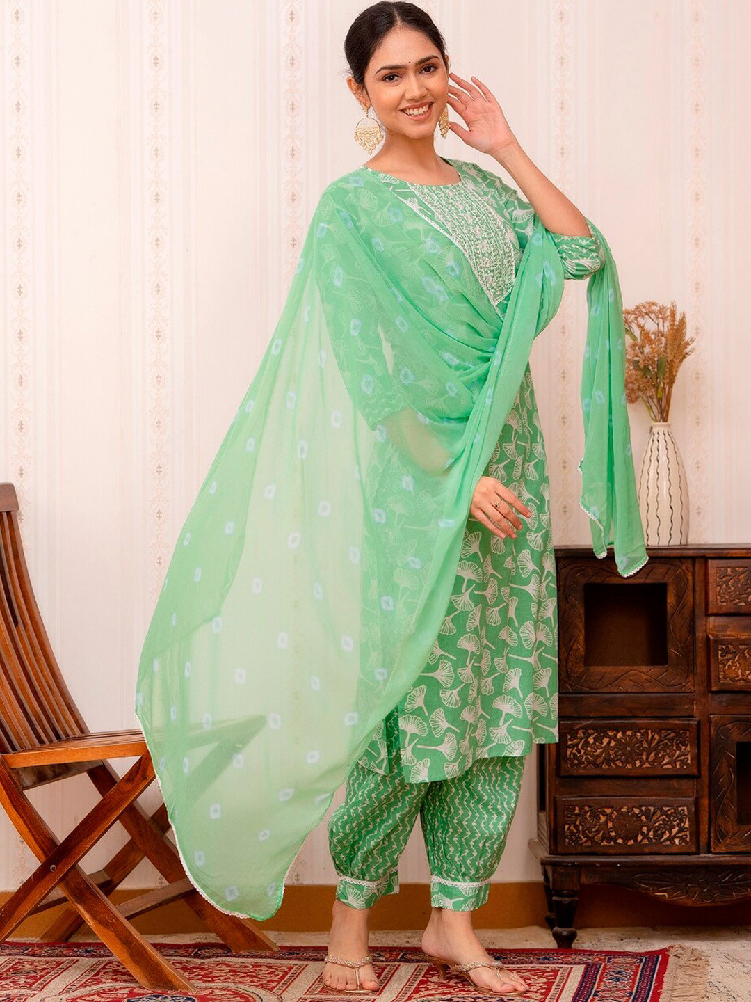 

Prakhya Floral Printed Pure Cotton Straight Kurta With Salwar & Dupatta, Green
