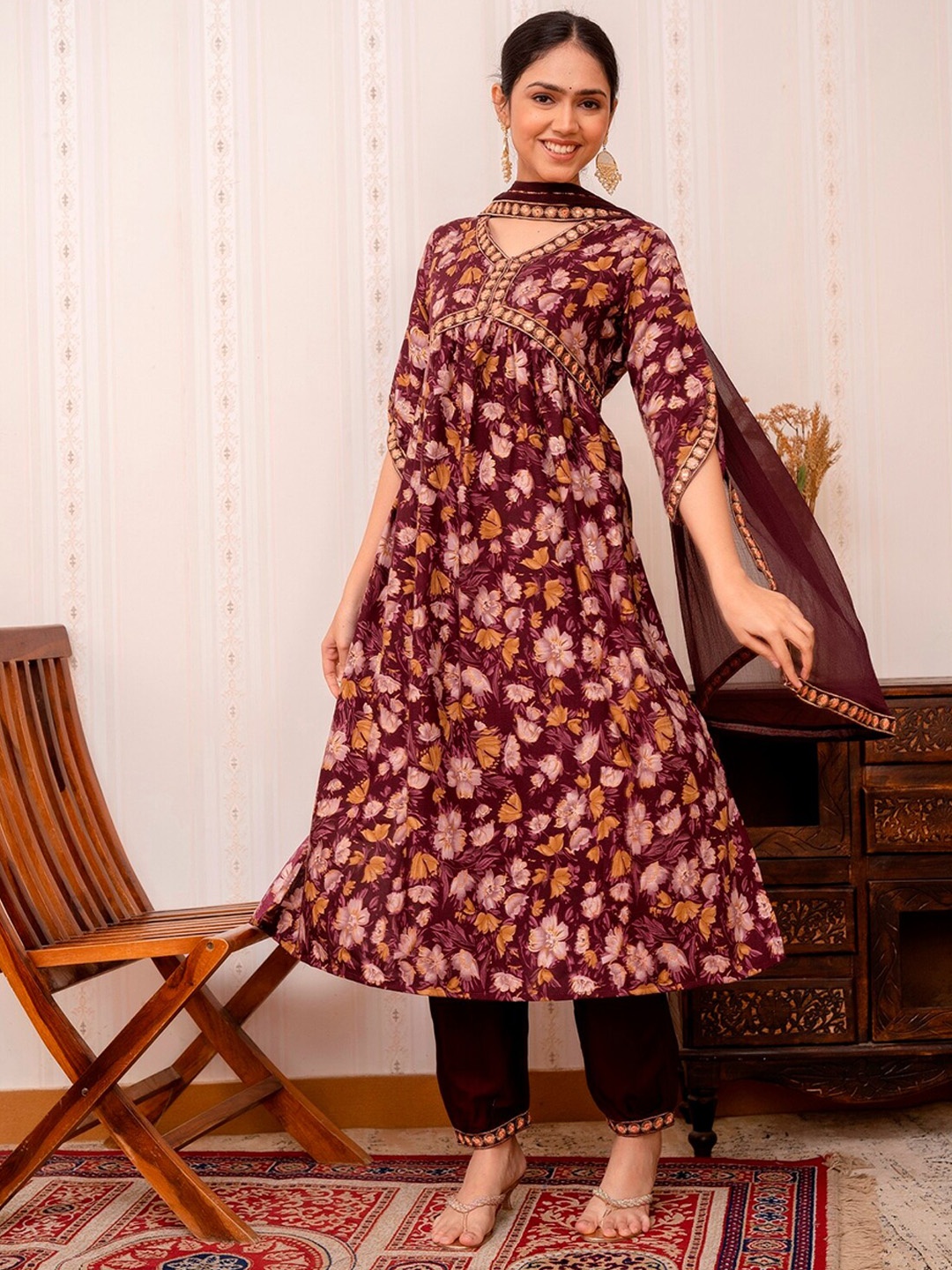 

Prakhya Floral Printed Empire Thread Work Kurta With Trousers & Dupatta, Maroon