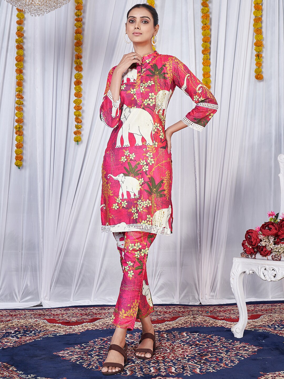 

Virah Fashion Floral Printed Mandarin Collar Straight Kurta with Trouser, Pink