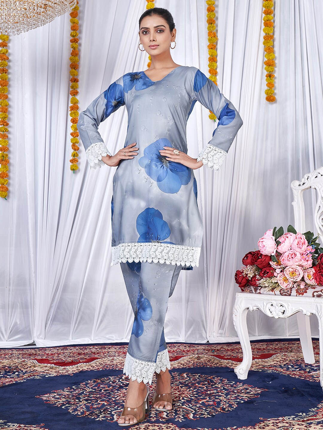 

Virah Fashion Floral Printed Straight Kurta with Trousers, Grey