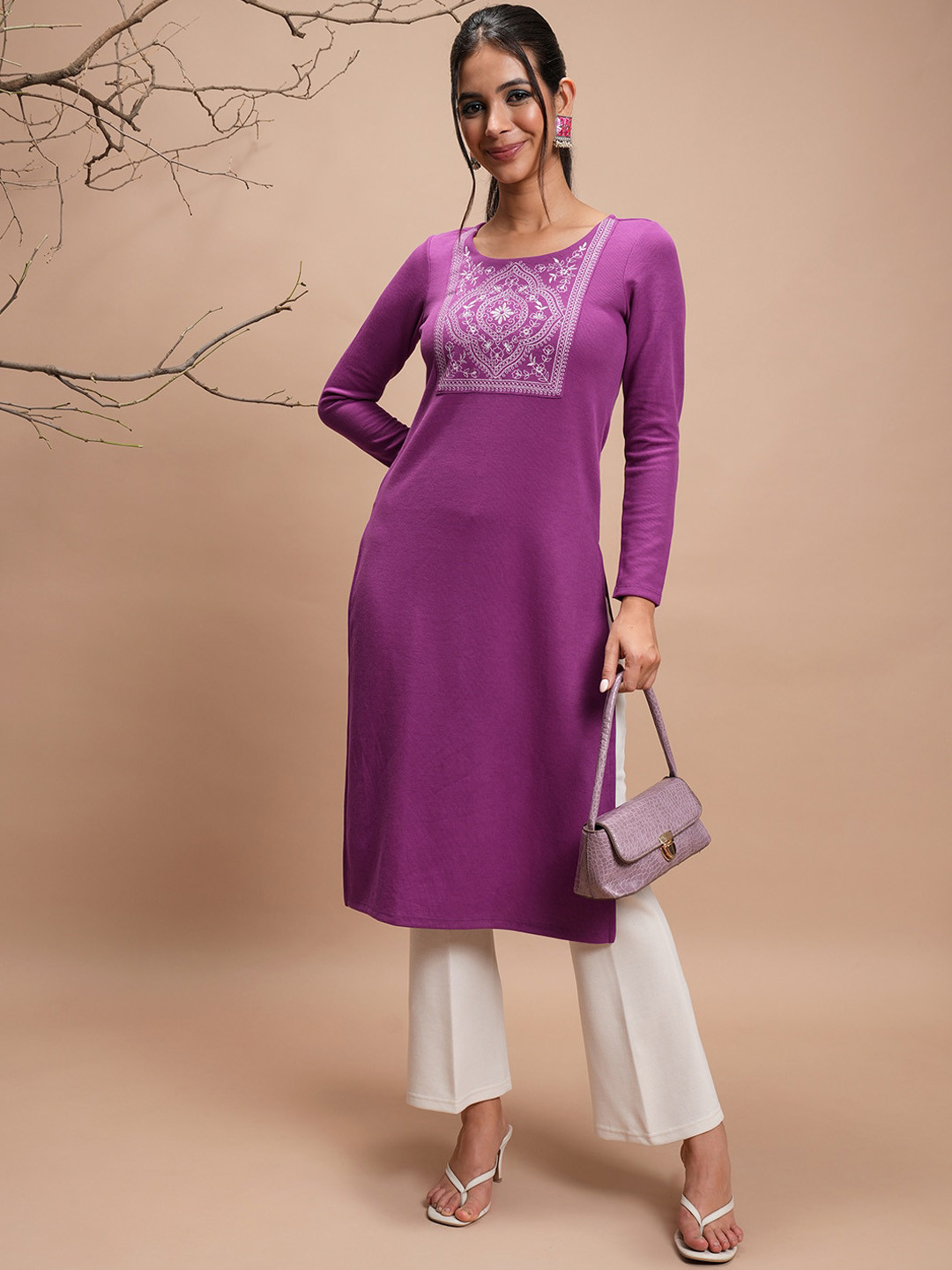 

Vishudh Ethnic Motifs Yoke Designed Thread Work Straight Kurta, Purple