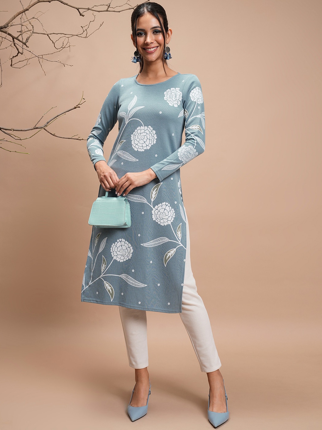 

Vishudh Winter Floral Printed Kurta, Blue