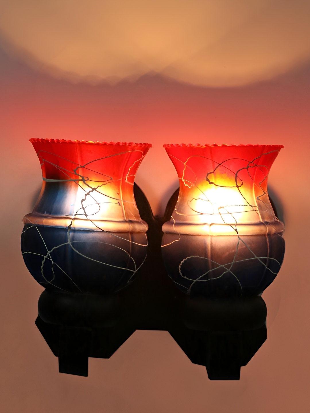

Afast Navy Blue & Red 2 Pieces Printed Abstract Shaped Glass Wall Lamp