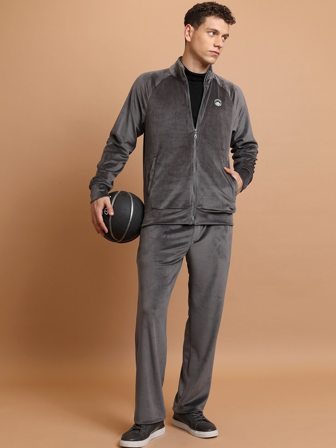 

HIGHLANDER Zipper High Neck Sweatshirt & Trousers, Grey