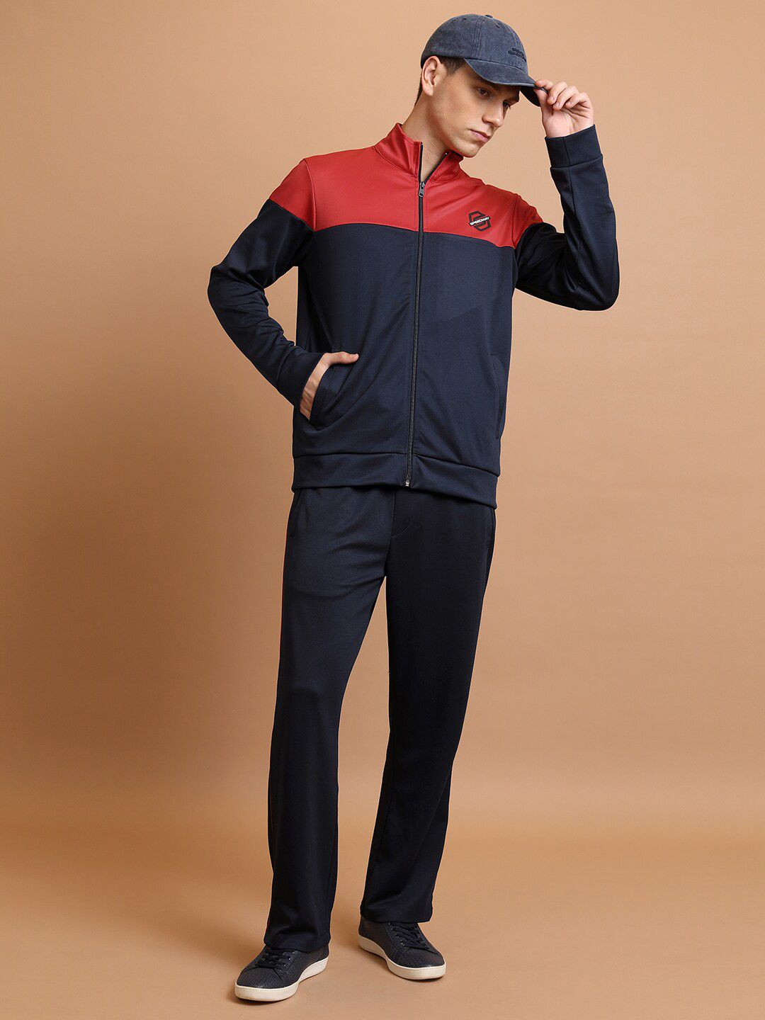 

HIGHLANDER Colourblocked Mock Collar Jacket With Slim Fit Trousers, Navy blue