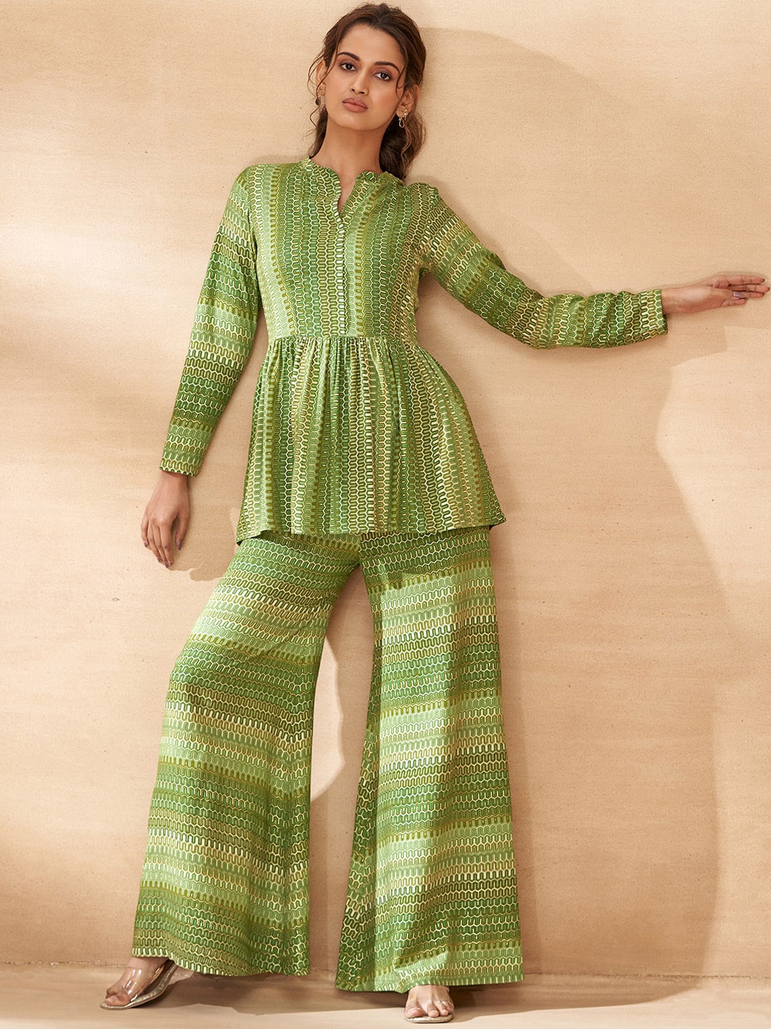 

DRESOUL Printed Notch Neck Long Sleeves Tunic & Palazzos, Green
