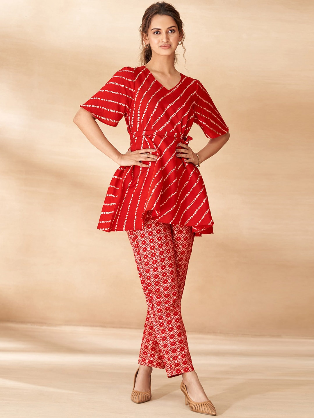 

DRESOUL Printed V-Neck Top With Trousers, Red