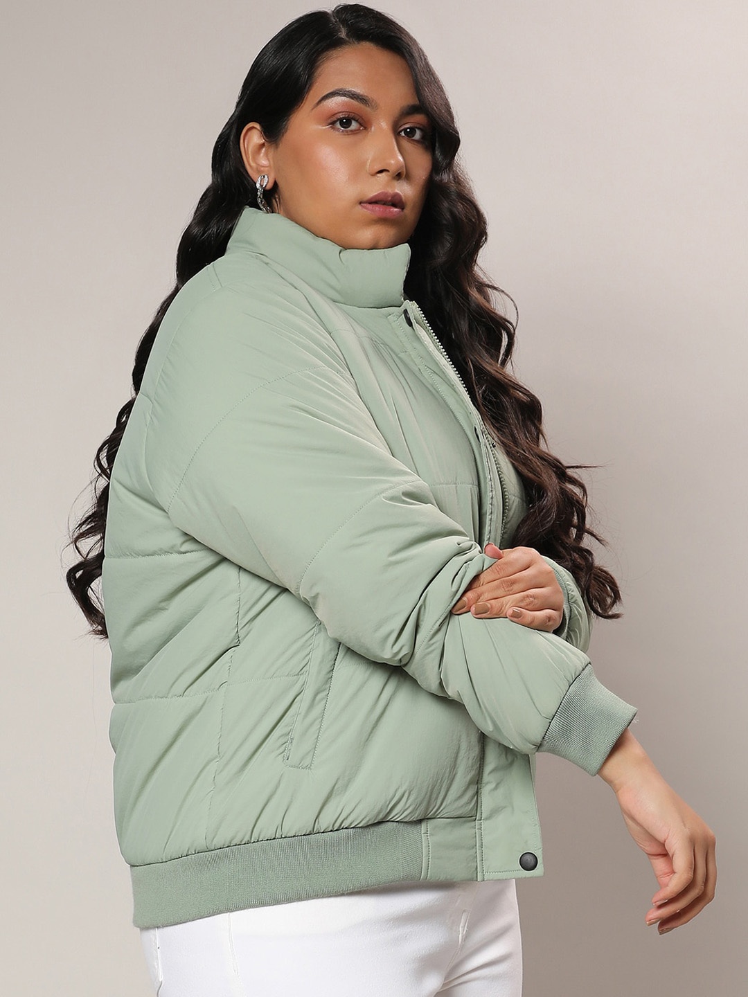 

Instafab Plus Mock Collar Windcheater Outdoor Quilted Jacket, Green