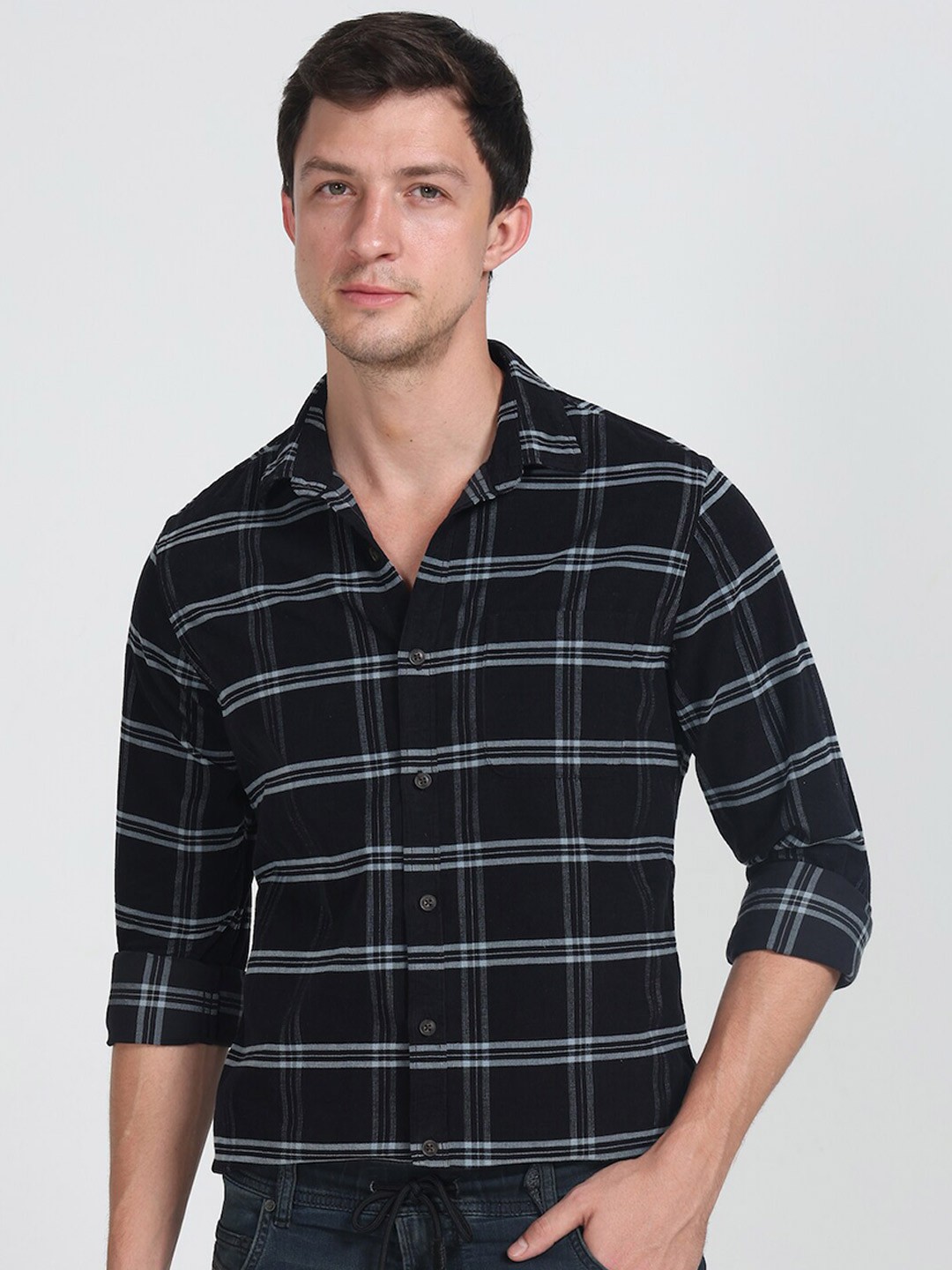 

POE Tartan Checks Spread Collar Long Sleeves Smart Slim Fit Cotton Shirt, Black