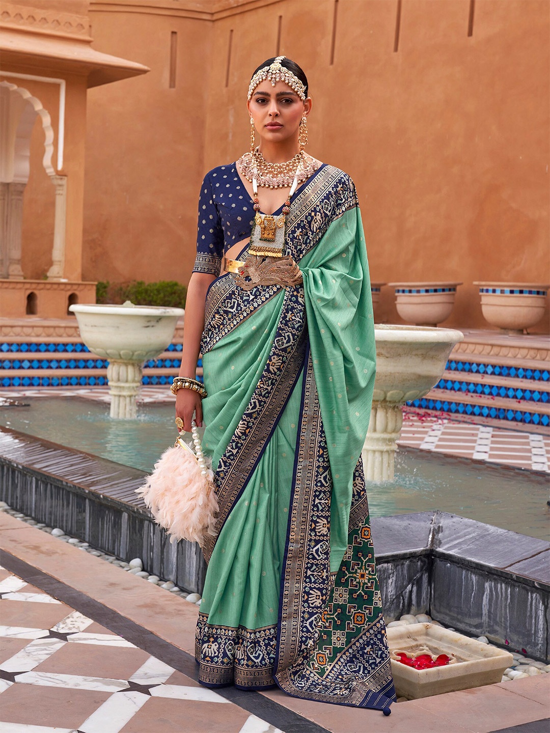 

elora Woven Design Ethnic Motifs Silk Blend Designer Patola Saree, Green