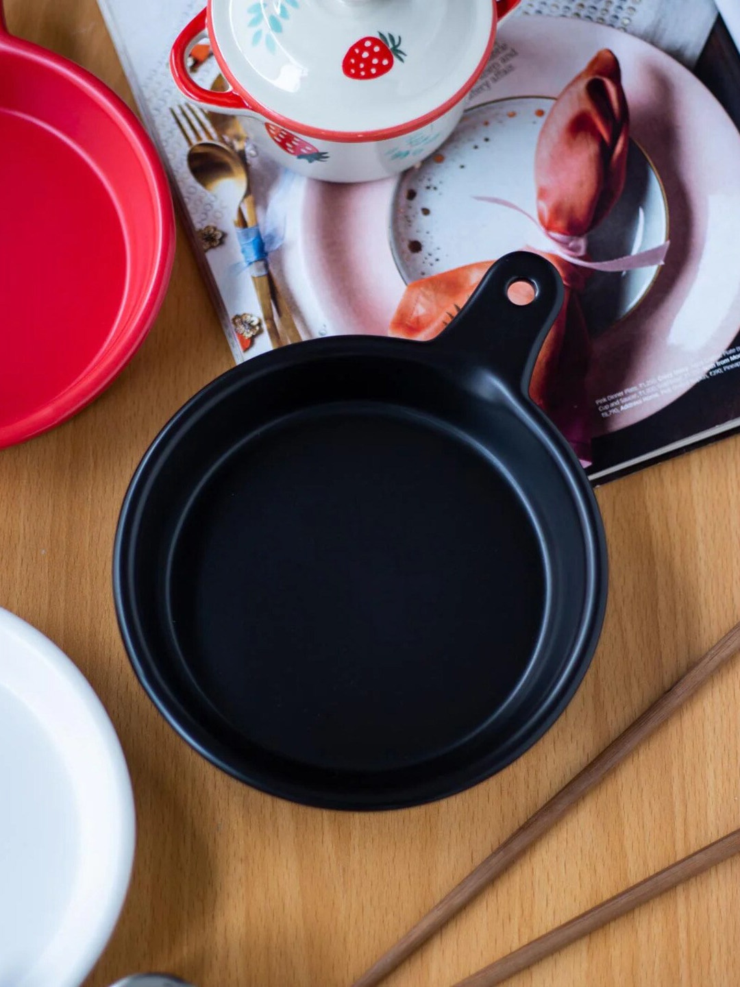 

THEDECORKART Black Ceramic Easy to Clean Serving Bowl 310 ml
