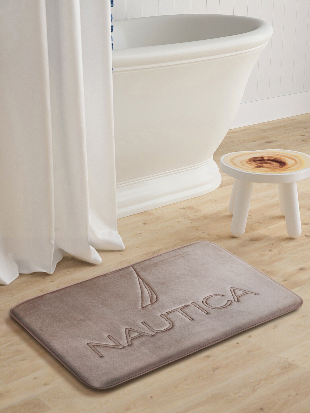 

Nautica Beige Anti-Skid 2000 GSM Bath Mat