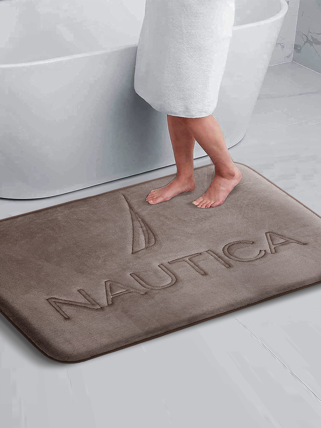 

Nautica Beige Anti-Skid 2000 GSM Bath Mat