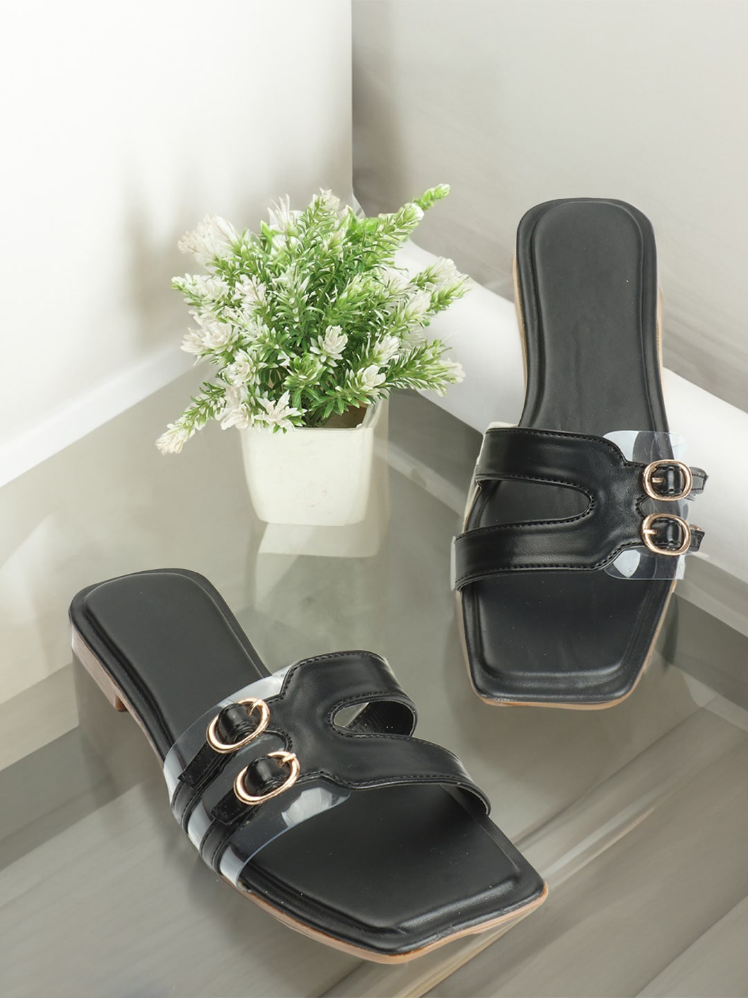

CLOSHO Open Toe Flats With Buckle Detail, Black