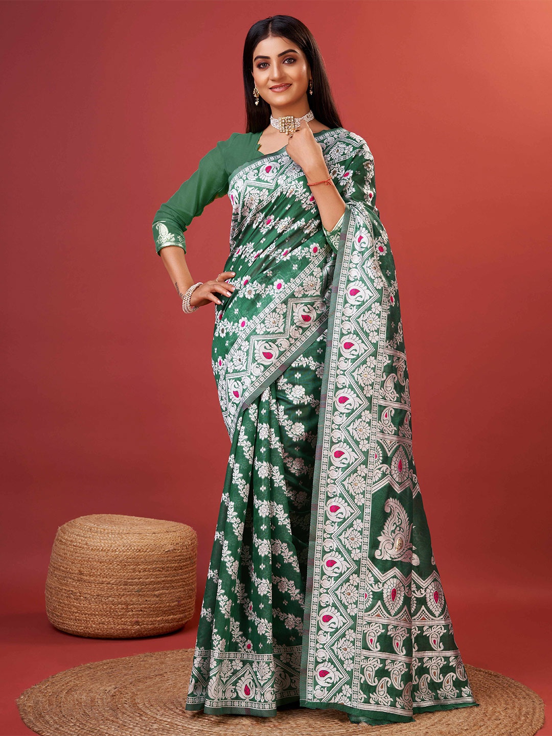 

ZIBLON Ethnic Motifs Woven Design Kanjeevaram Saree, Green