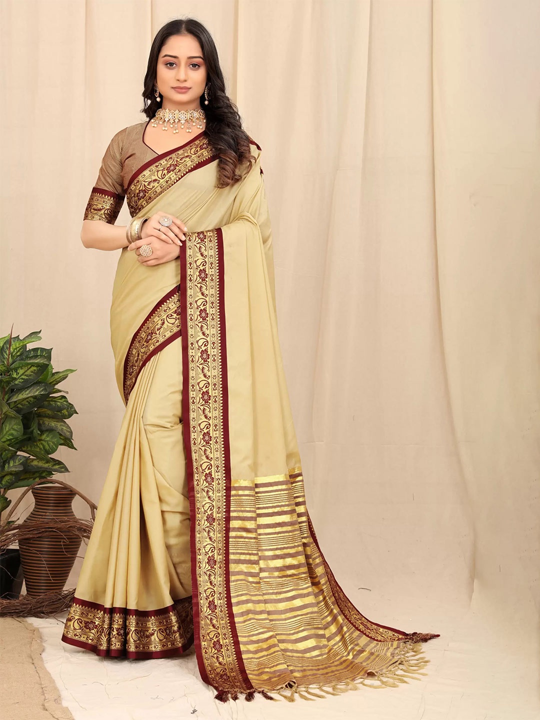

ZIBLON Printed Woven Design Zari Kanjeevaram Saree, Cream
