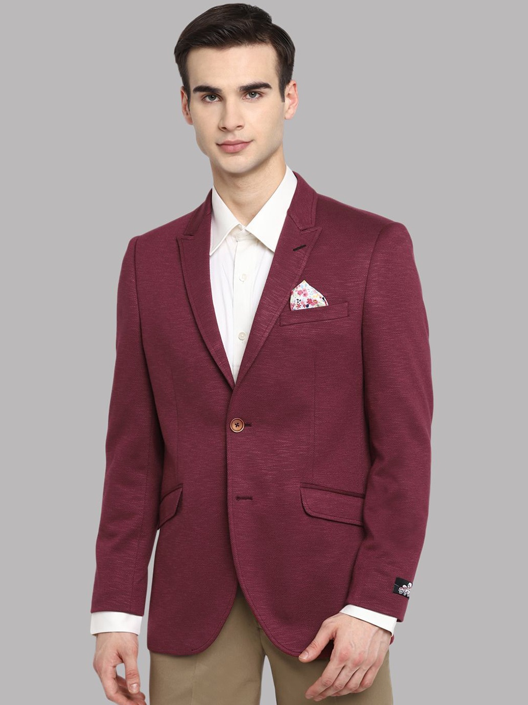 

Givo Self Design Peaked Lapel Collar Single Breasted Formal Blazer, Maroon