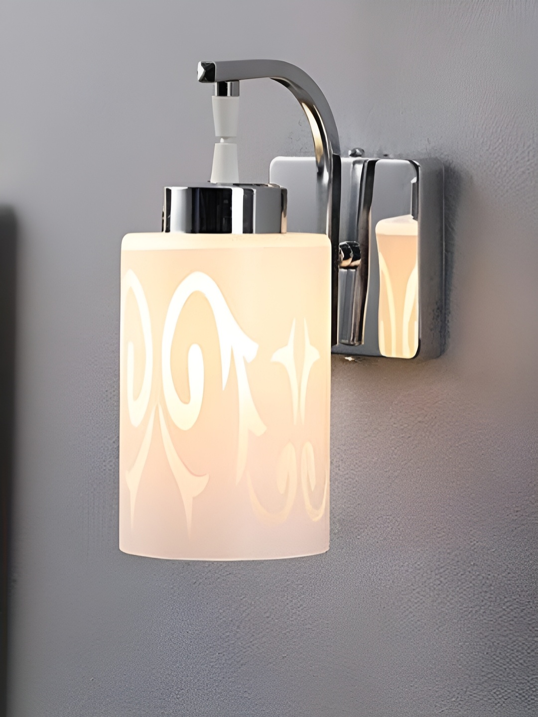 

Cruv Silver-Toned Metal Cylinder Wall Lamp